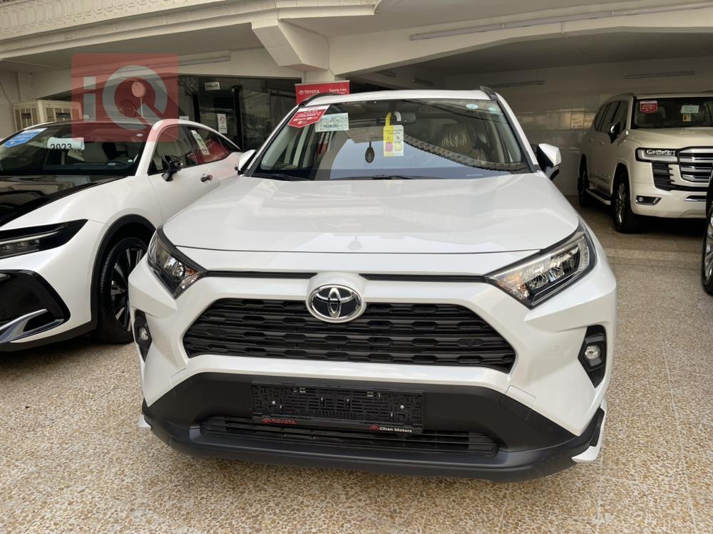 تۆیۆتا ڕاڤ 4